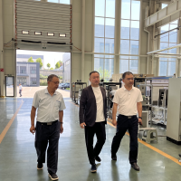 英科医疗董事长刘方毅到访瑞邦智能